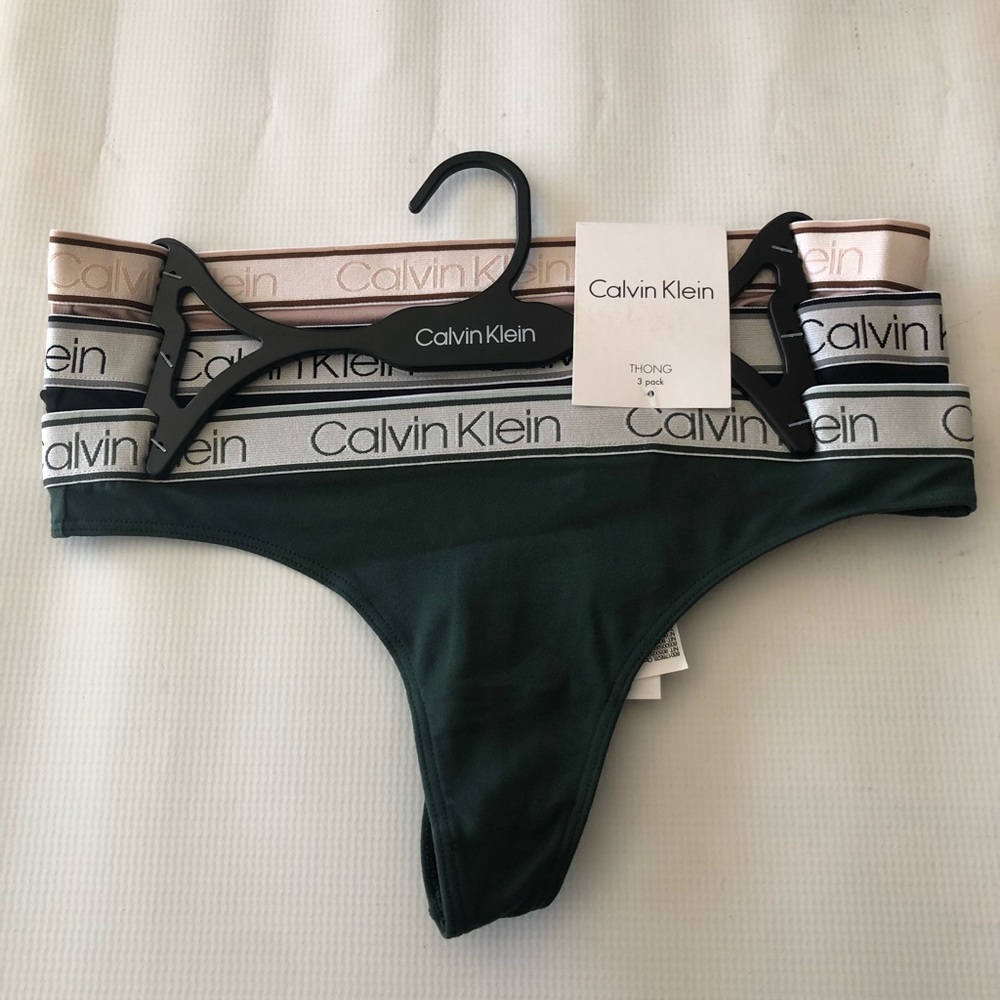 Calvin Klein Thong Set